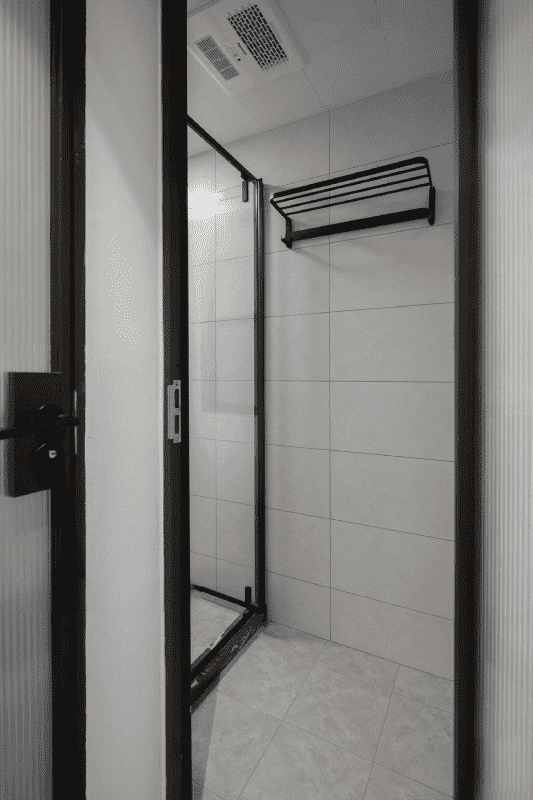嘉定区65平现代风格二房卫生间装修效果图
