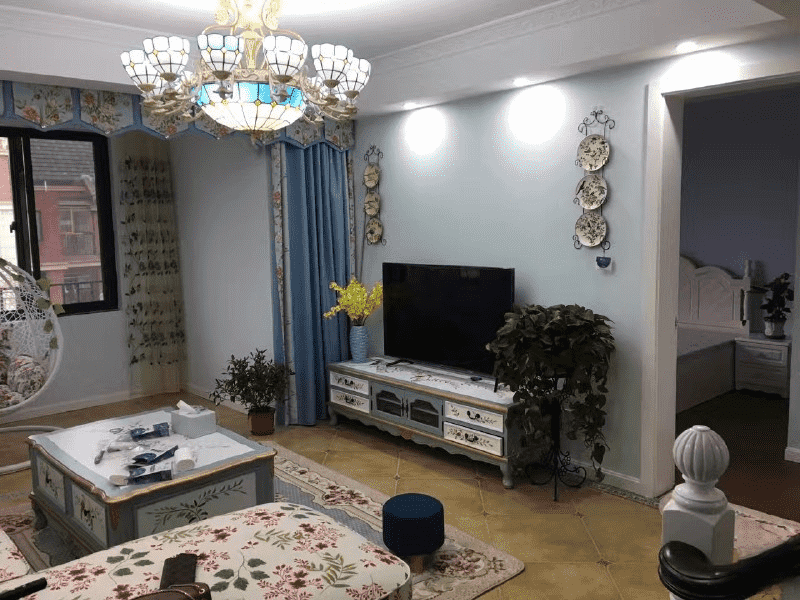 松江区113平美式风格复式客厅装修效果图