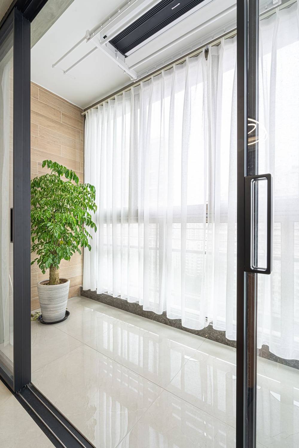 浦东新区汇豪天下120平现代简约风格两室户装修效果图