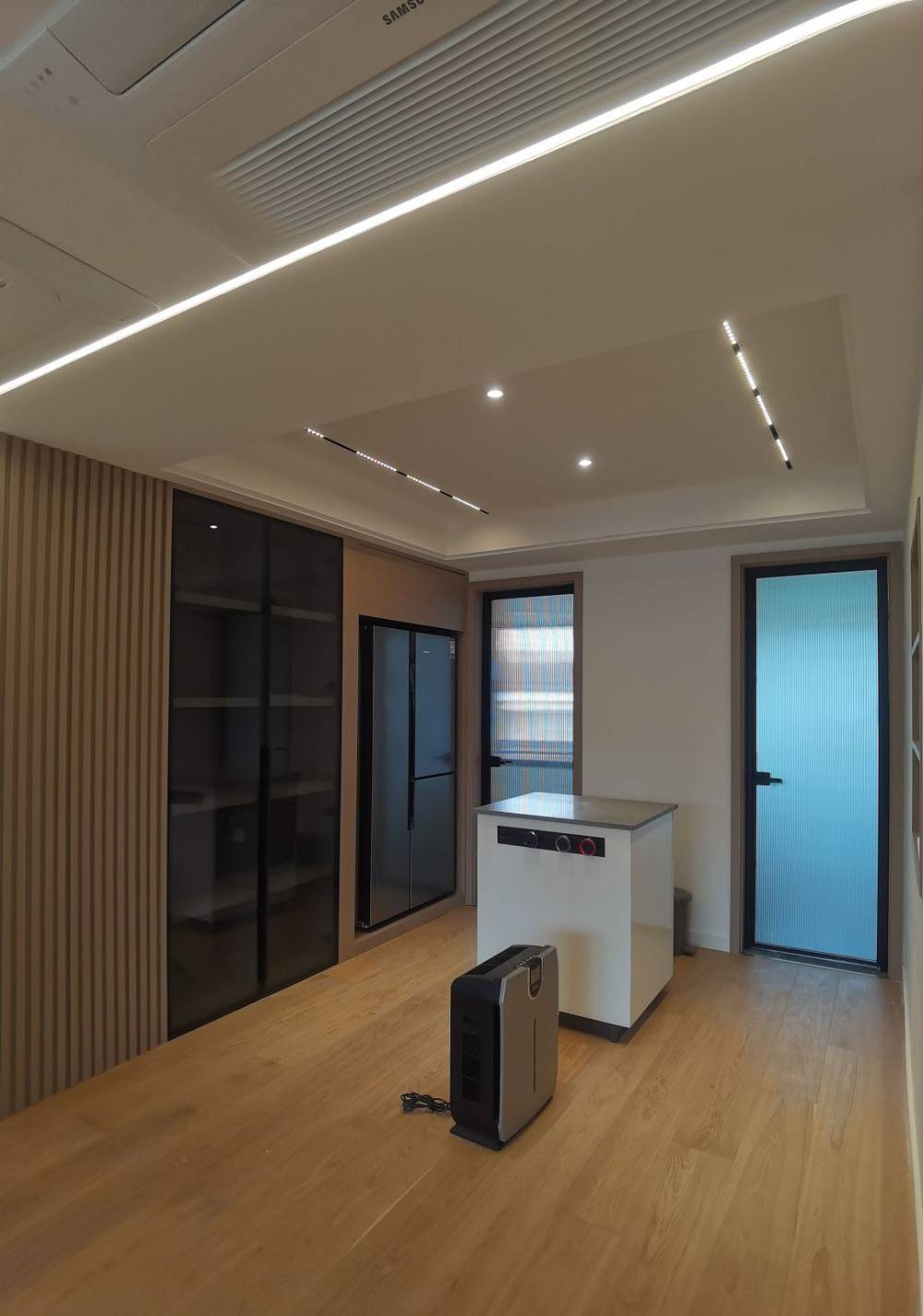 浦东新区锦安东路120平米平现代简约风格三室户装修效果图