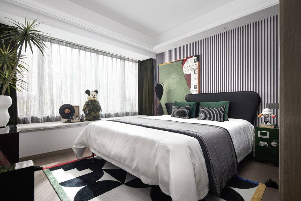 闵行区海叶公寓130平新古典风格三室户装修效果图