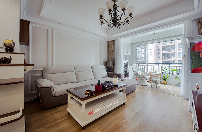 宝山区中环国际公寓88平法式风格两室户装修效果图