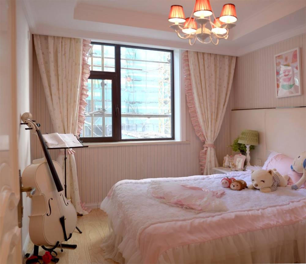 浦东东方城市豪庭130平欧式风格三室户装修效果图