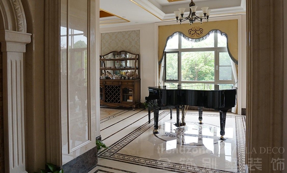 浦东合生东郊1000欧式古典别墅客厅装修效果图
