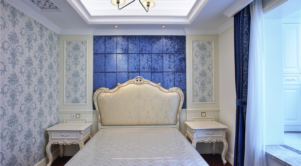 闵行区西郊庄园马德里洋房104平欧式风格两室两厅装修效果图