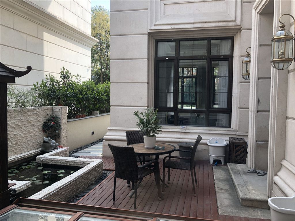普陀区中海紫御豪庭550平欧式风格联排别墅阳台装修效果图