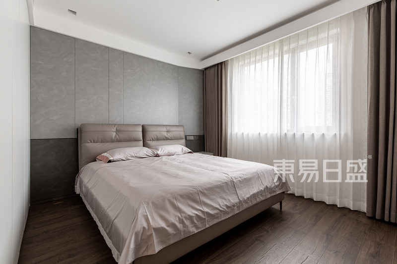 上海浦东仁恒滨江园126平现代简约风格三居室卧室装修效果图