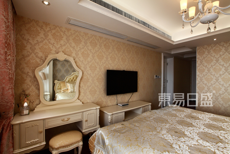 上海亚东观云国际130平简欧风格三居室卧室装修效果图