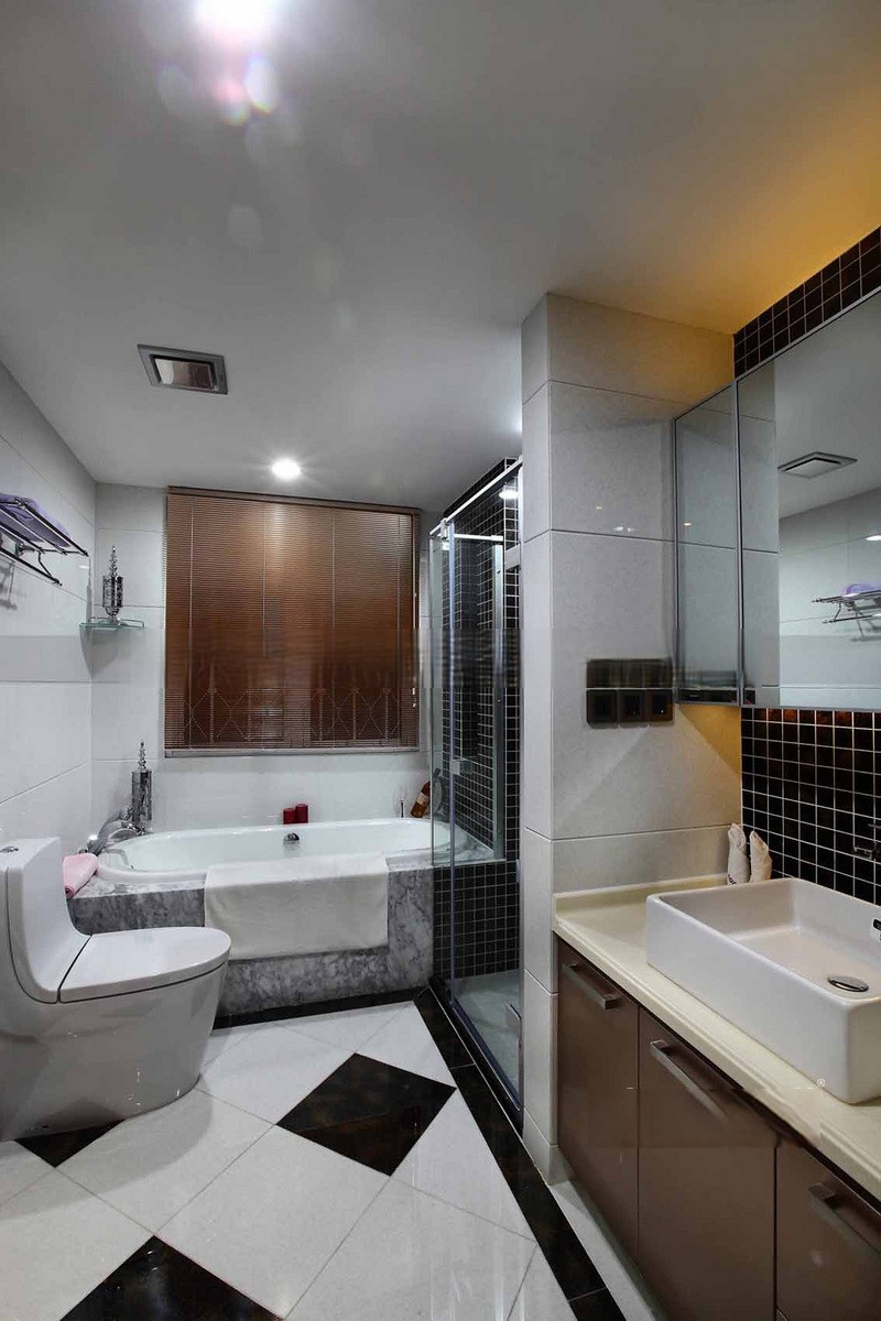 上海天泽苑130平欧式风格三室二厅二卫一厨卫生间装修效果图