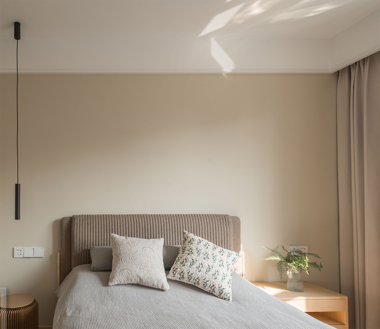浦东京城大厦160平现代风格大平层卧室装修效果图