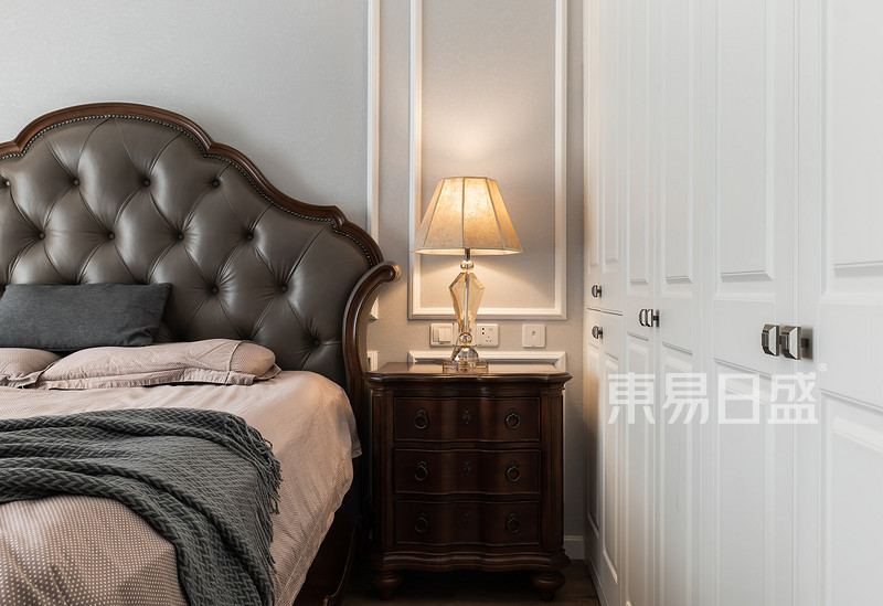 上海尚海郦景163平美式风格三居室卧室装修效果图