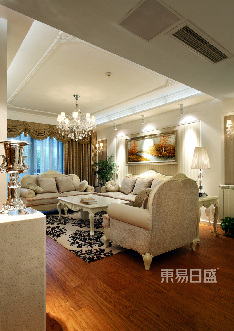 上海仁恒翠竹园137平简欧风格住宅客厅装修效果图
